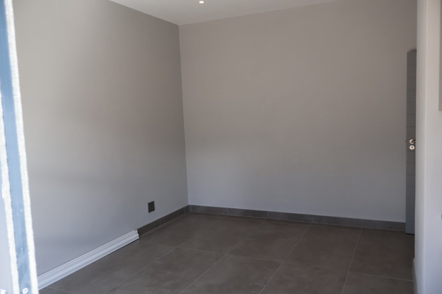 5 Bedroom Property for Sale in Kosmos North West